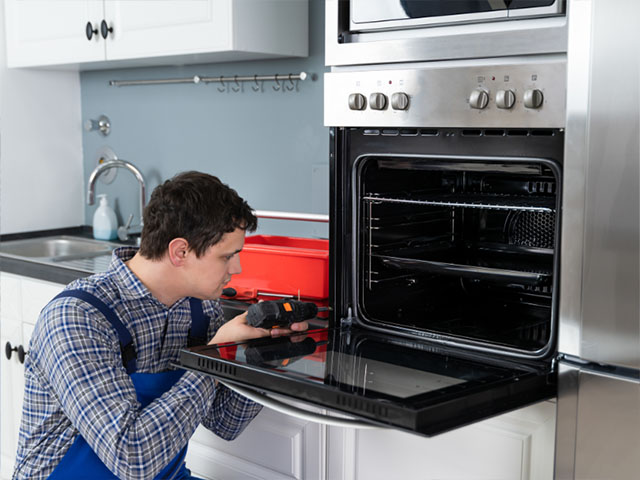 Effective Ways to Clean Your Thanksgiving Oven Right Now